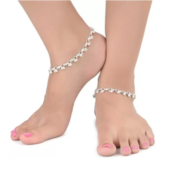 Base Metal: Alloy Plating: Silver Plated Stone Type: Artificial Stones & Beads Sizing: Non-Adjustable Type: Thick Anklet Net Quantity (N): 1 Sizes:Free Size Country of Origin: India