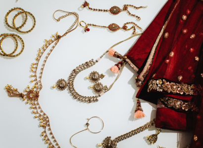 The Art of Accessorizing How to Perfect Your Look with Artificial Jewelry